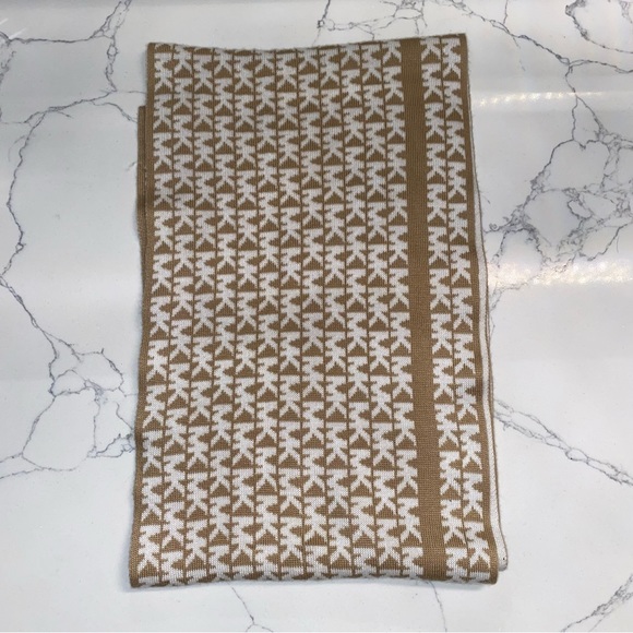 Michael Kors Scarf - Picture 2 of 5